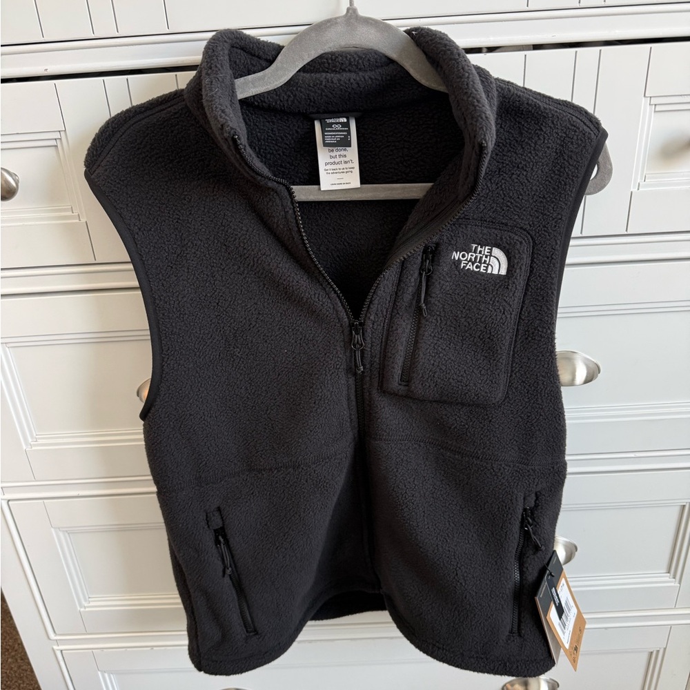 The North Face Women’s Black Fleece Vest